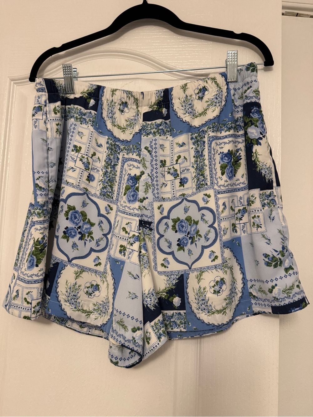 Abercrombie Blue Floral Patchwork Women’s Shorts